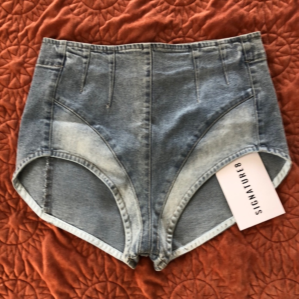 NWT Signature 8 Micro Denim Shorts